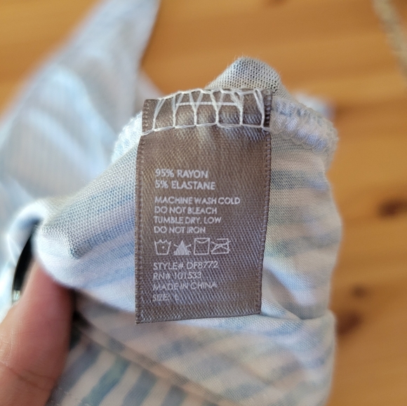 Daisy Fuentes Striped Tank ~ Large - Picture 5 of 7